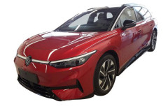 Volkswagen ID.7 Tourer Pro S - Interieur Plus und Exterieur Plus Paket + Pano / 8-fach Bereift