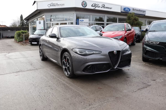 Alfa Romeo Giulia **SOFORT VERFÜGBAR** VELOCE 2.0 Turbo 16V 206kW (280 PS) AT8 - Q4