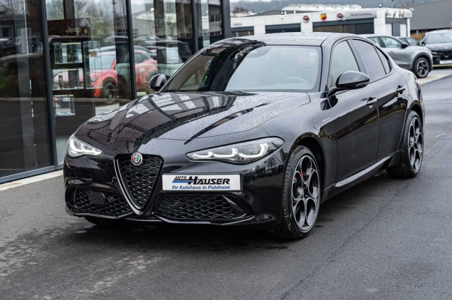 Alfa Romeo Giulia Veloce 2.0 Turbo AT8 Q4 SOFORT PANORAMA PREMIUM TECHNOLOGIE