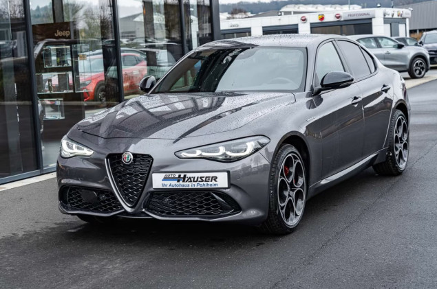 Alfa Romeo Giulia Veloce 2.0 Turbo AT8 Q4 SOFORT PREMIUM TECHNOLOGIE HARMAN KARDON