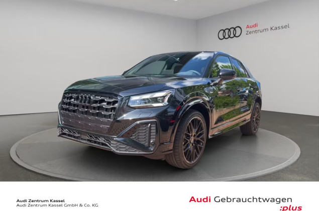 Audi Q2 S line Matrix LED CarPlay Leder RÜ 19