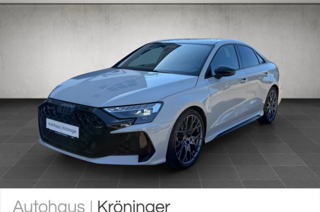 Audi RS3 Limousine 2.5 TFSI quattro ACC HUD Pano