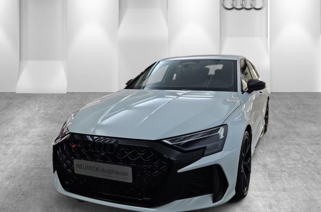 Audi RS3 Sportabgas Matrix 360 grad MatrixLED