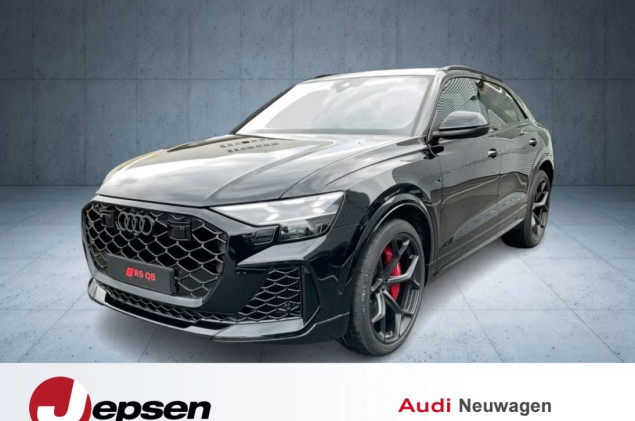 Audi RS Q8 SUV performance tiptr. Vmax 305 PANO HUD 23