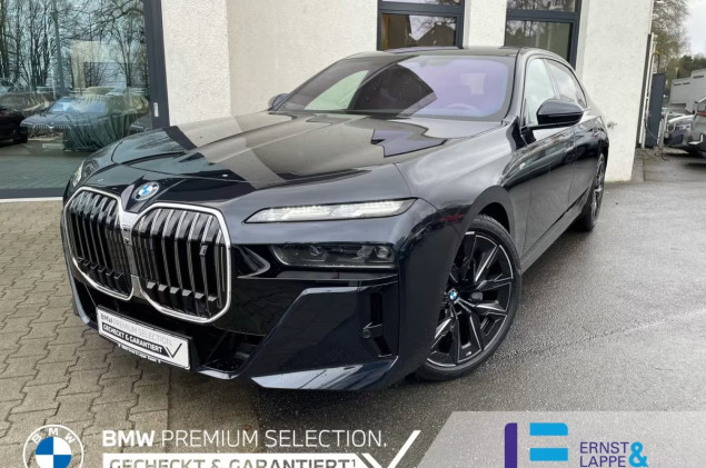 BMW i7 xDrive60 Limousine || M Sport Theatre Screen