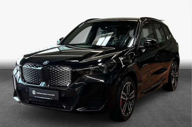 BMW iX1 eDrive20 M Sportpaket , 5-türig (Strom)