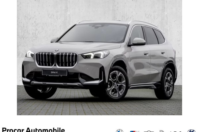 BMW X1 sDrive18i xLine HUD PANO ACC AHK RFK NAVI
