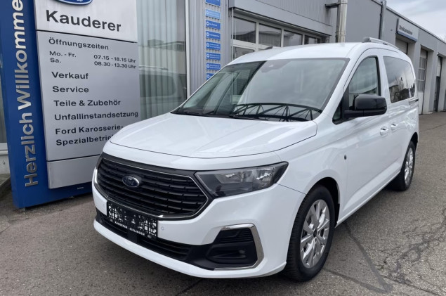 Ford Tourneo Connect Titanium L1 Automatik * Sofort Verfügbar*