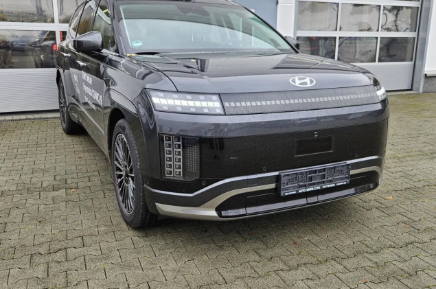 Hyundai IONIQ 9 UNIQ