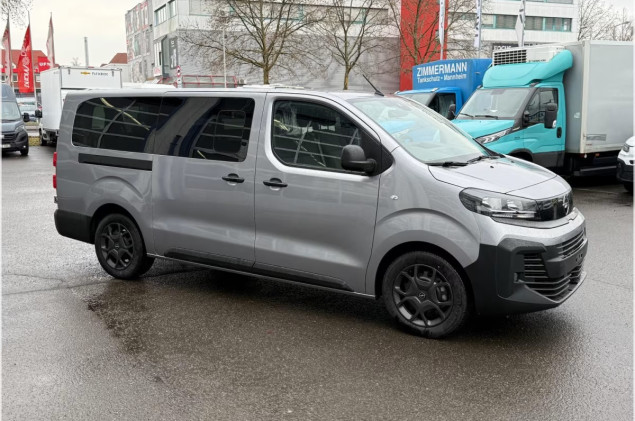 Opel Vivaro Kombi 9-Sitzer 180 PS Automatik