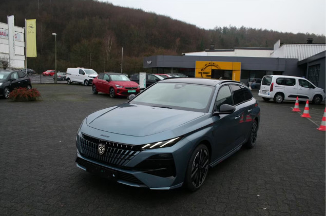 Peugeot 308 SW GT Hybrid 145PS Facelift, Schiebedach, Navigation, Sitzheizung