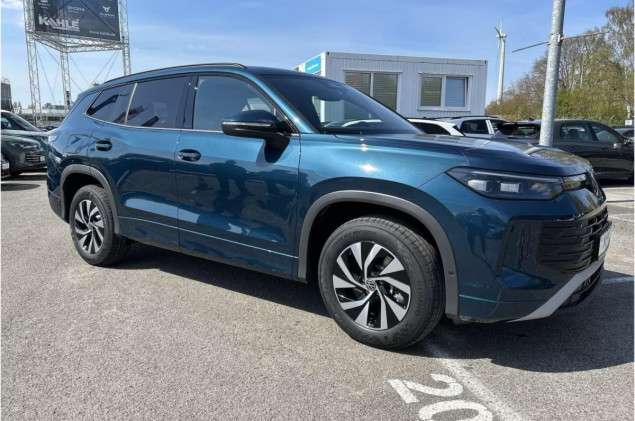 Volkswagen Tayron Life 1.5 l eHybrid AHK WInterPaket WKR